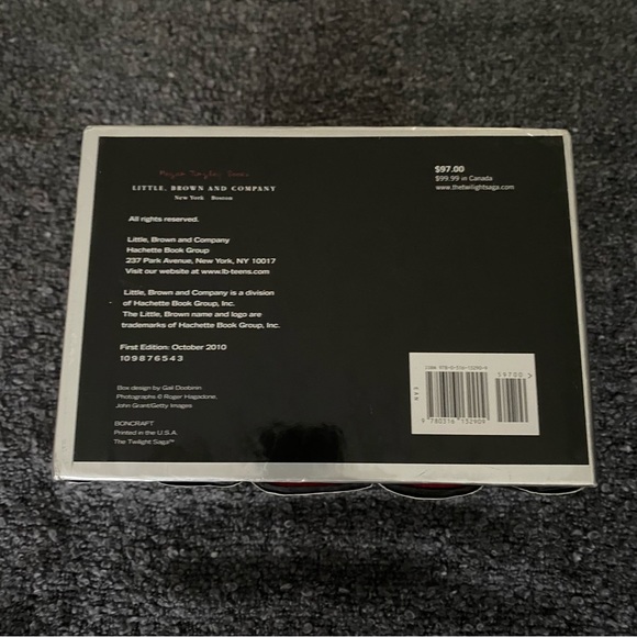 The Complete Twilight Hardcover Collection with extra book. - Picture 2 of 6